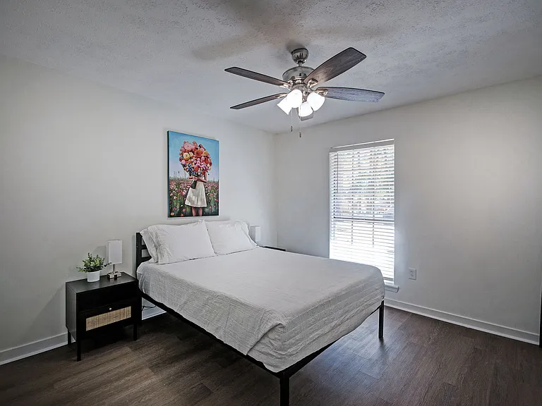 104 Bay Harbour Pl — Photo 12