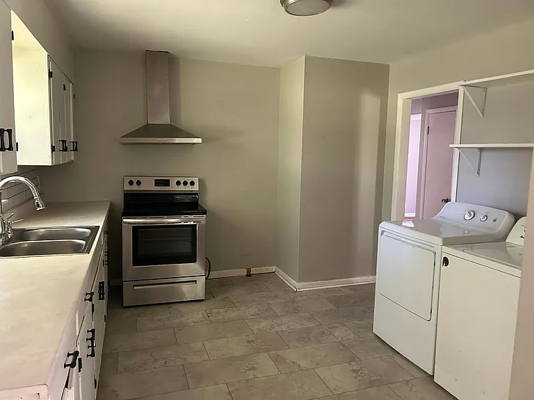 2702 Garvin Rd NW — Photo 6