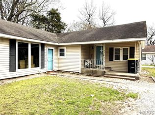 305 Centre St, Cooter, MO 63839