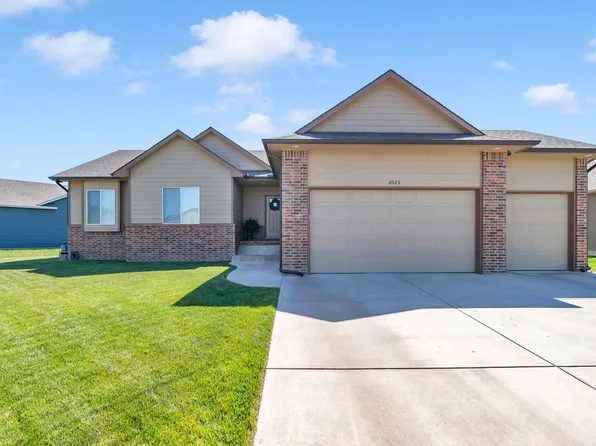 2023 S Cranbrook St, Wichita, KS 67207