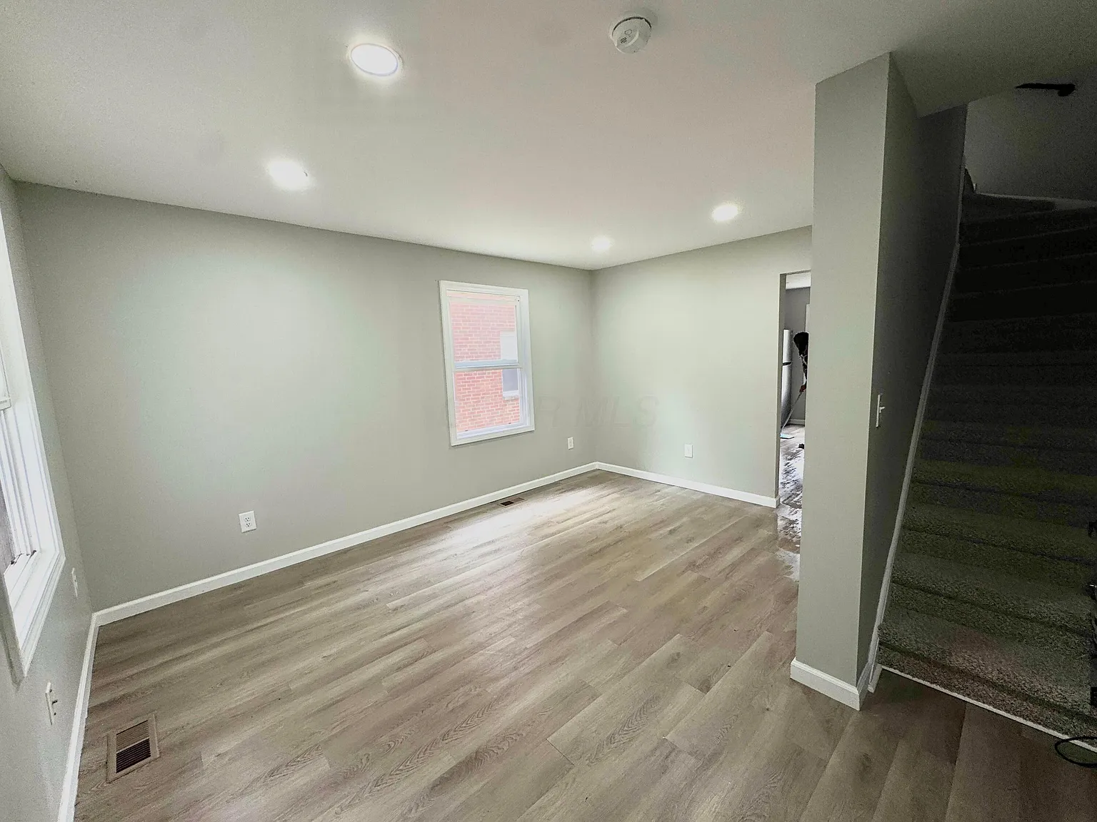 2 bed, 1.0 bath, 1750 sqft, $1,300 — Photo 1