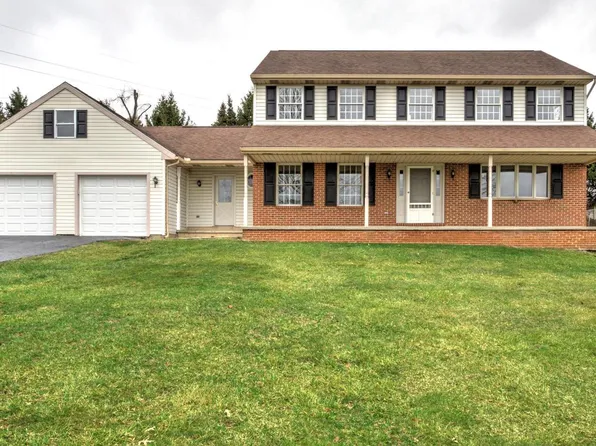 1806 Briarcreek Ln, Middletown, PA 17057