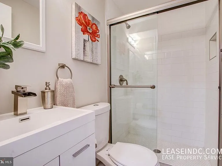 1626 Monroe St NW #1 — Photo 17