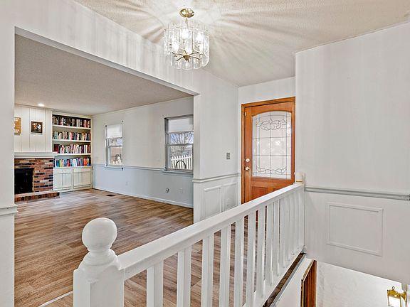 5th image of 6926 Sandy Cove Dr