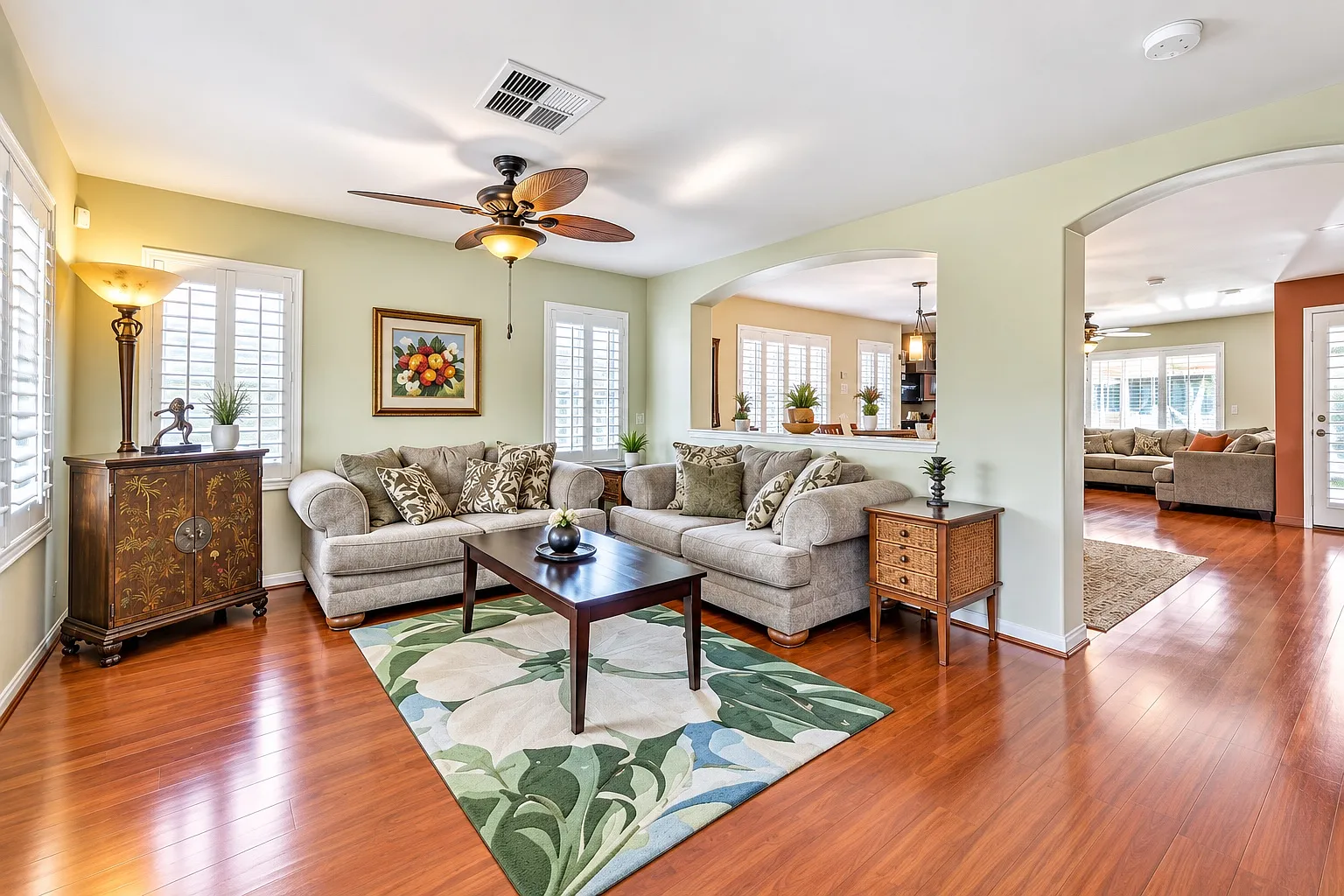 4 bed, 2003 sqft, $5,000 — Photo 2