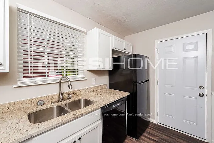 5253 Goldmar Dr — Photo 4