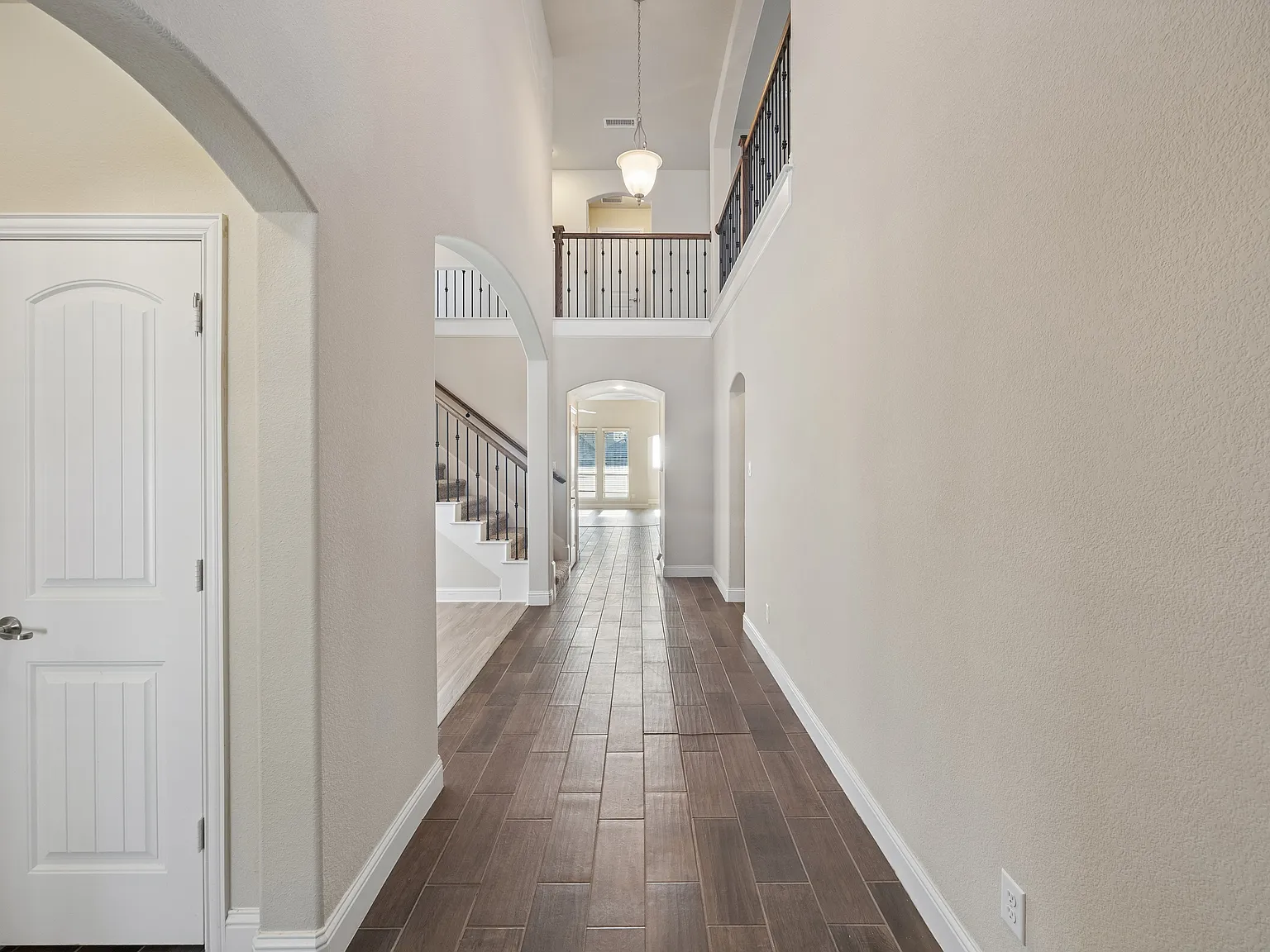 5 bed, 3082 sqft, $3,500 — Photo 4