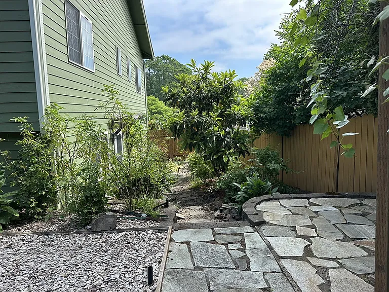 2292 NW Audene Dr — Photo 32