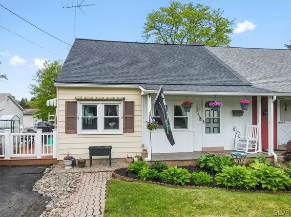 221 S 8th St, North Wales, PA 19454