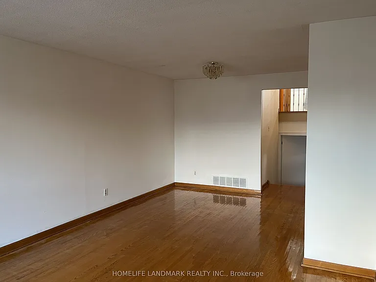 31 Pawnee Ave #UPPER — Photo 6