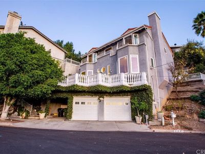 21041 Bandera St, Woodland Hills, CA, 91364