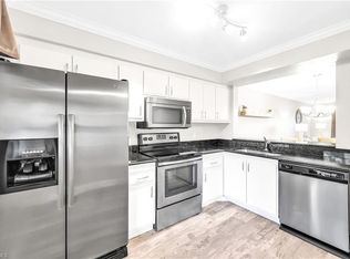 219 Fox Glen Dr APT 1105, Naples, FL 34104