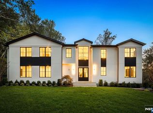 36 Hampshire Hill Rd, Upper Saddle River, NJ 07458