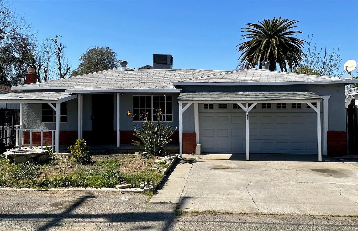 1043 Jay St photo 1