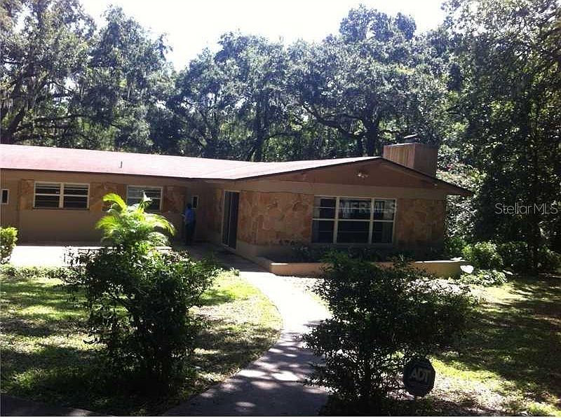 1st image of 1205 Lakewood Dr