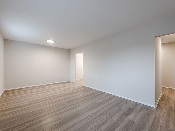 5th image of 1011 Warwick Dr #506-1B