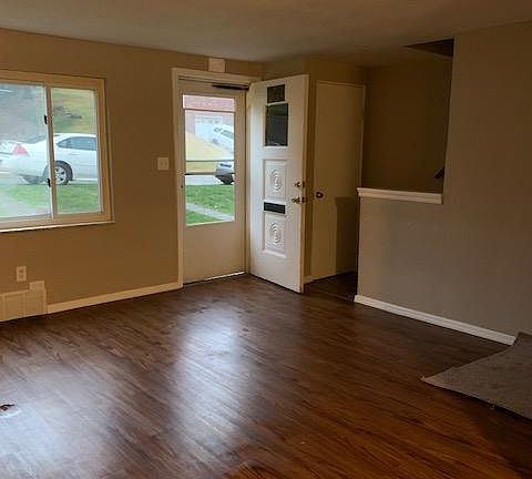 2nd image of 716 Cribbs St