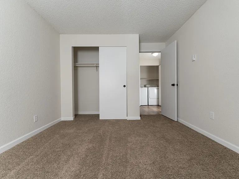 2 Bed 1 Bath W/ Patio - 900 Sq Ft 2 Bed 1 Bath W/ Patio - 900 Sq Ft