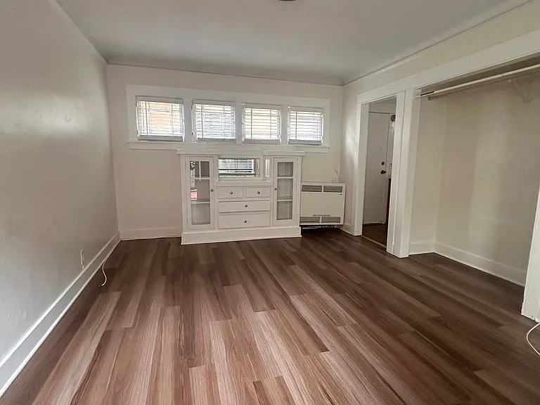 435 Rose Ave — Photo 2