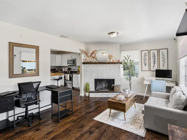 516 E Wintergreen Rd, Desoto, TX 75115