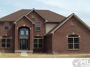 1379 Wildflower Ct, Lake Orion, MI 48362