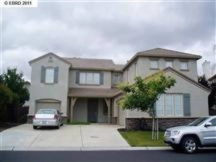 2418 Yosemite Way photo 1