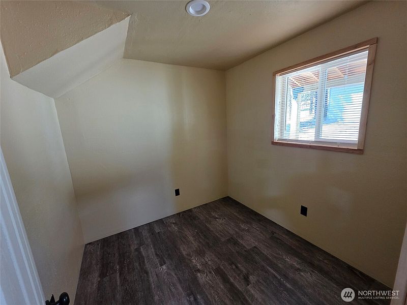 4th image of 147 W High Country Drive