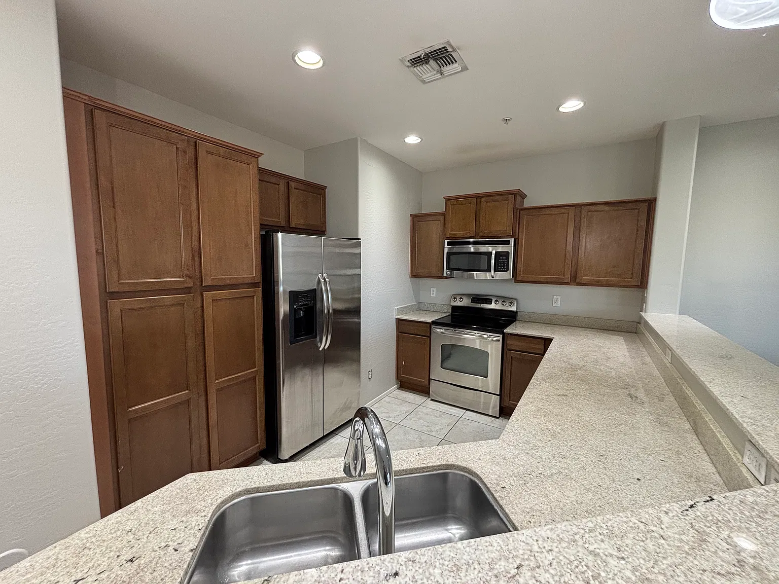 Charming 3BR Home in Serene Neighborhood - Perfect for Families! — Photo 3