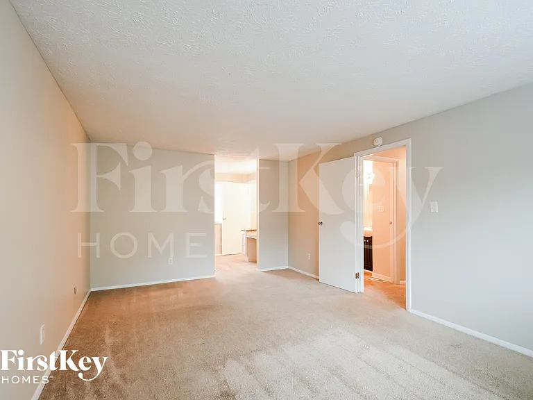 9026 Kasteel Way — Photo 6