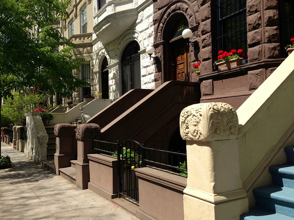 2nd image of 134 W 70th St APT 2