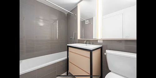 Rented by Gulia Wang, LREB