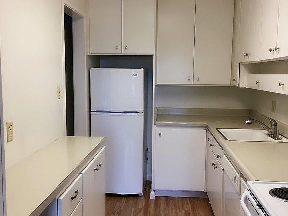 2nd image of 814 N Delaware St APT 502