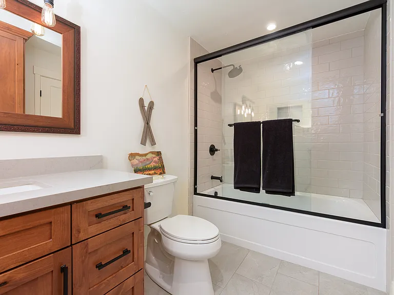 1090 Fairway Ave — Photo 15