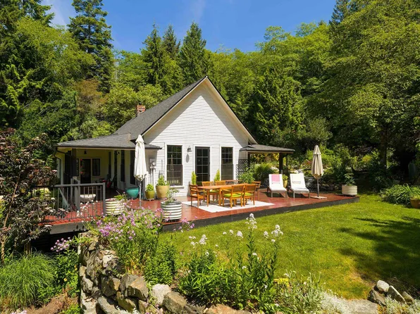 822 Captains Way, Bowen Island, BC V0N 1G2