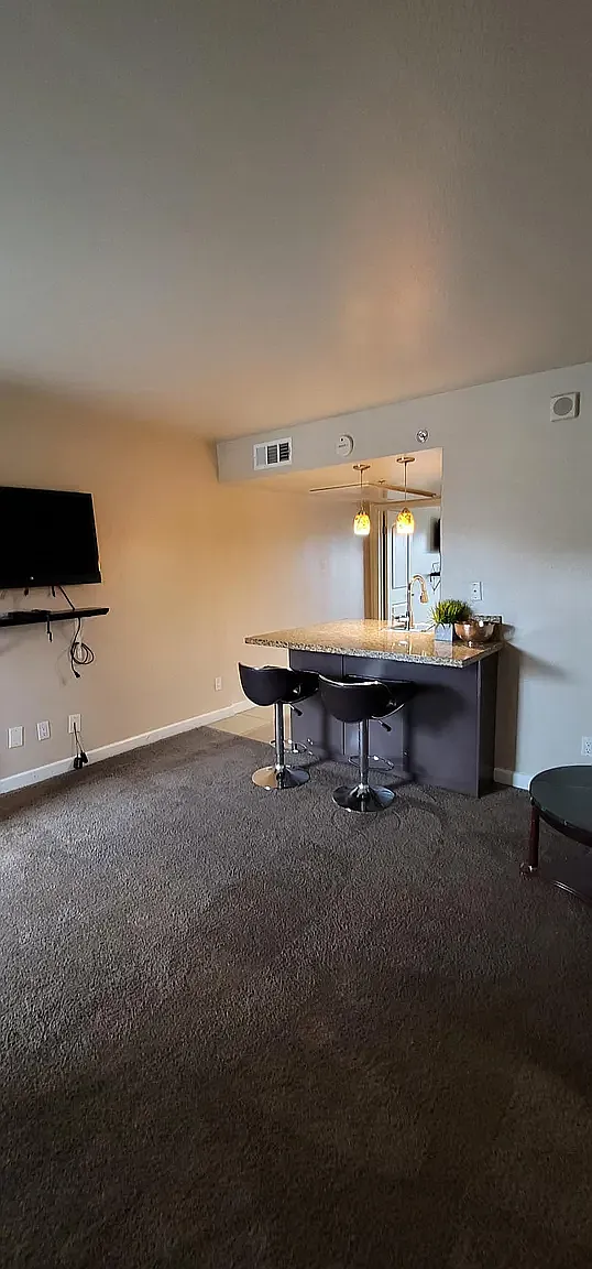 1 bed, 550 sqft, $1,595 — Photo 1