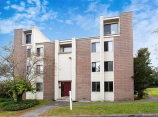 79 Burgundy Hill Ln #79, Middletown, CT 06457