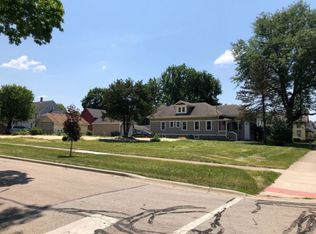 157 N Plum Grove Rd, Palatine, IL 60067