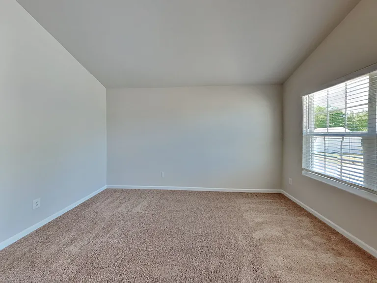 279 Royal Meadow Dr — Photo 9