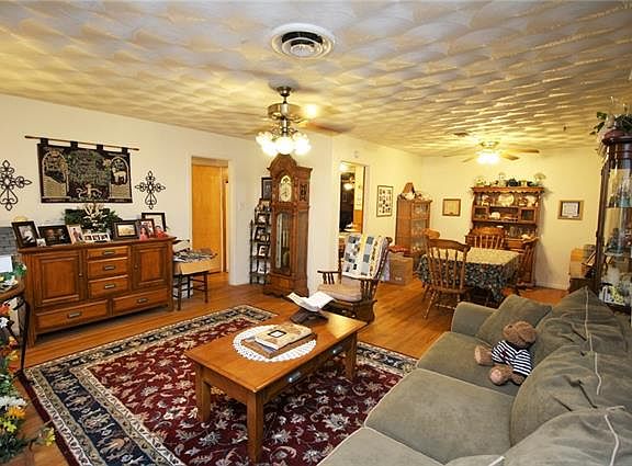 3rd image of 608 Willowood Ln