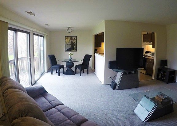 4th image of 378 Southbury Ct APT B2