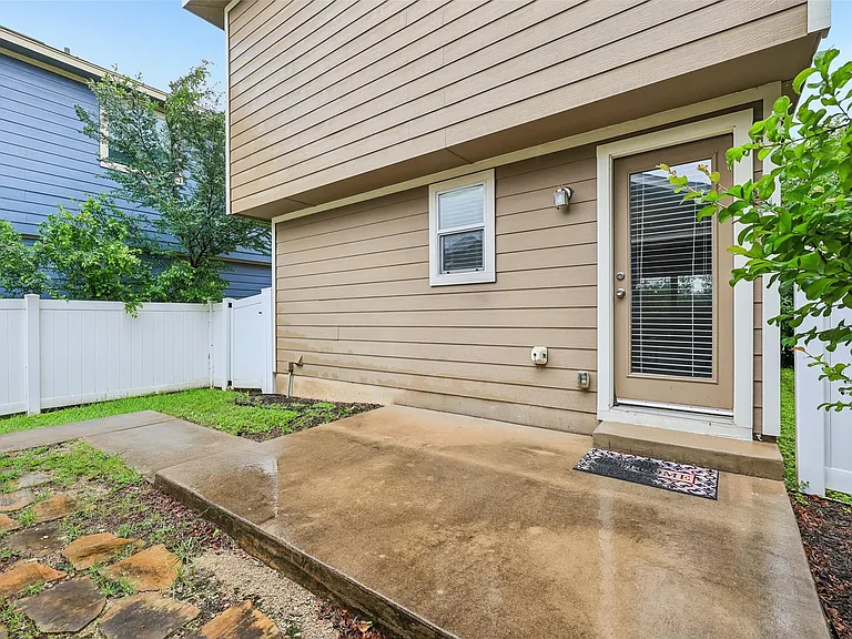 1808 Enchanted Rock Dr — Photo 28