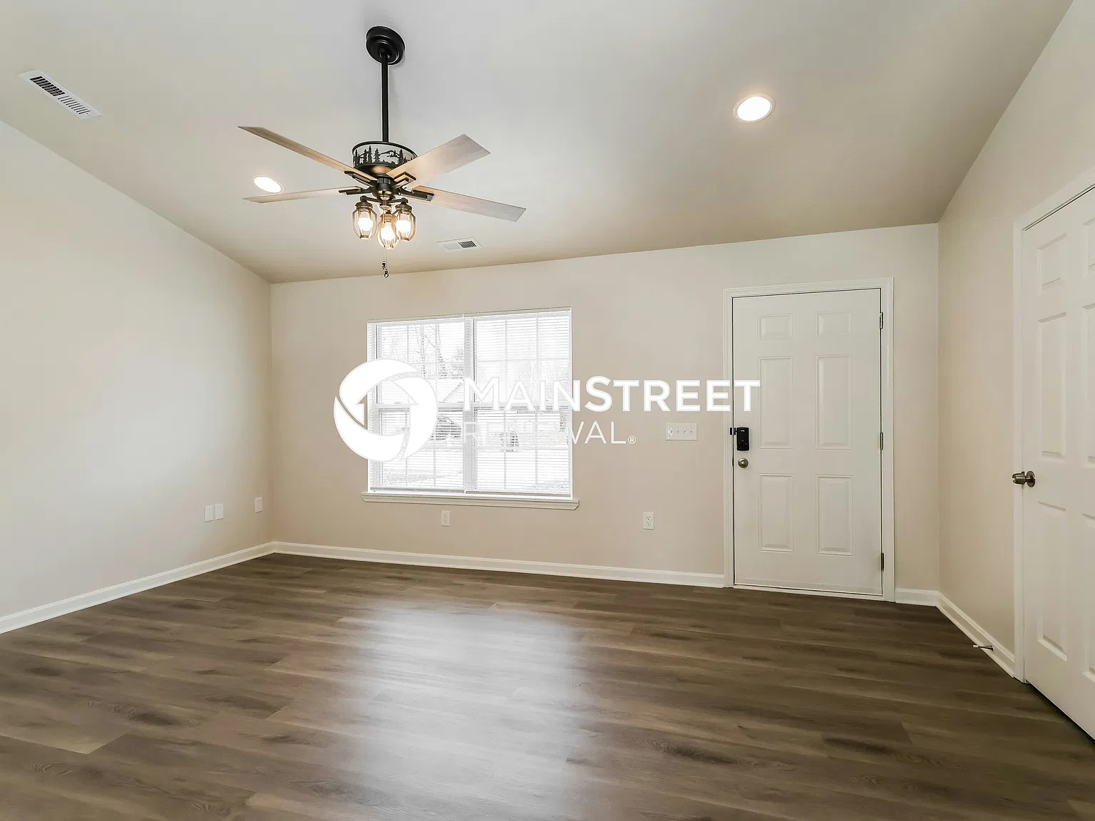 1800 Field Dr — Photo 3
