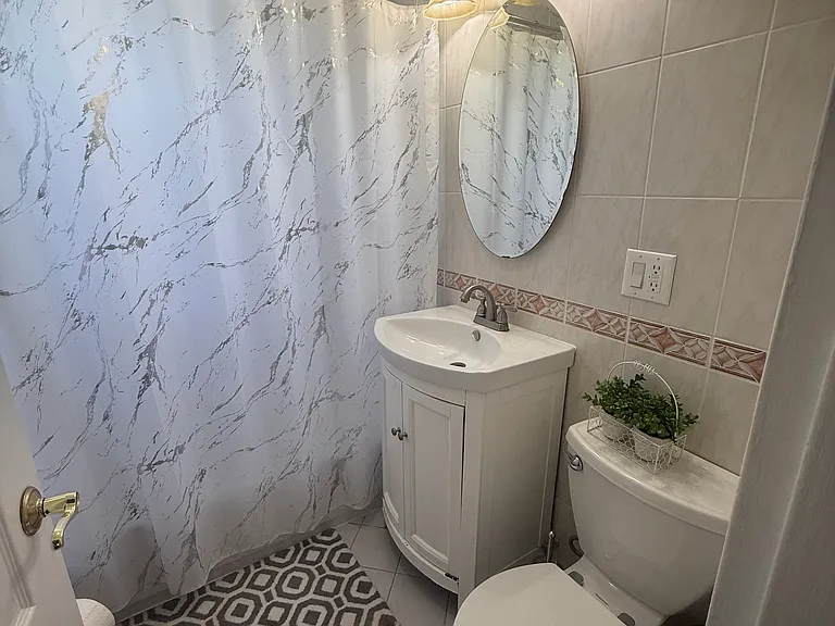 42 Winchester Ave #2A — Photo 4