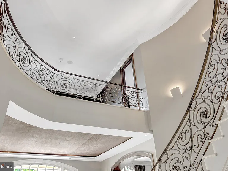860 Nicholas Run Dr — Photo 48