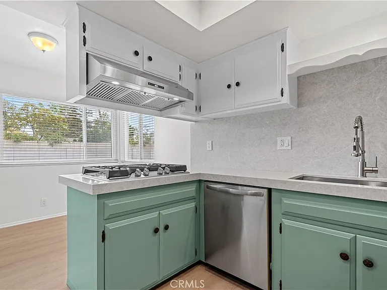 1019 E Walnut Ave — Photo 14