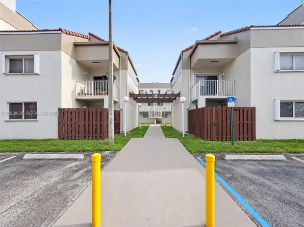 14901 SW 80th St APT 115, Miami, FL 33193