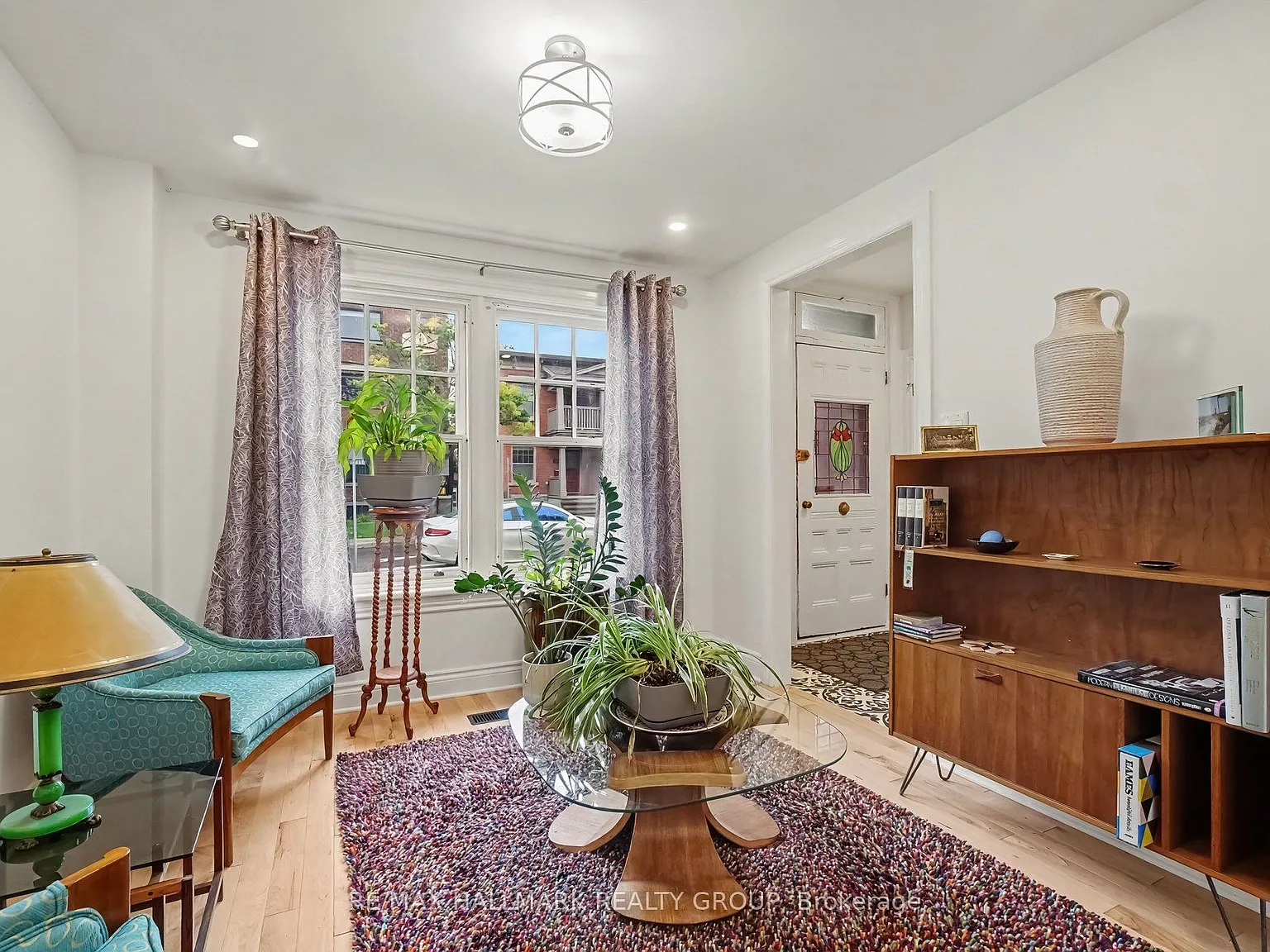 3 bed, $4,100 — Photo 4