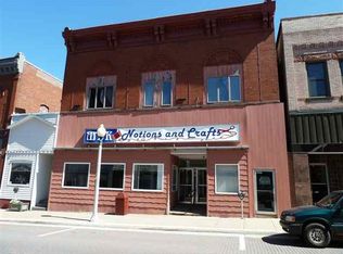 206 5th St, Calumet, MI 49913