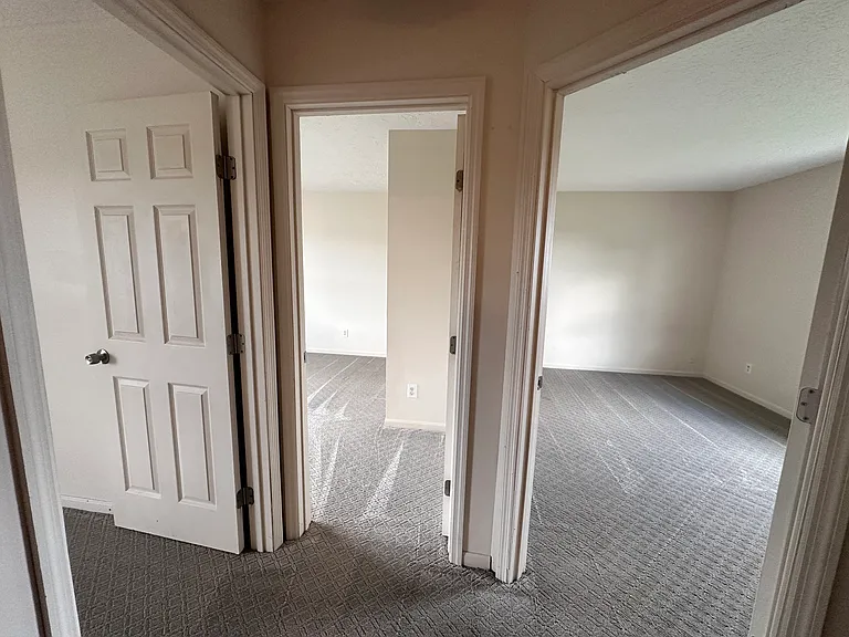 7016 Wembley Ct — Photo 21