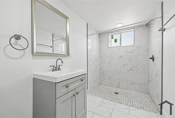 219 E 87th St #204 — Photo 32